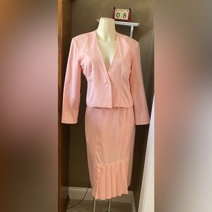 Vintage Classic Directions Women’s Suit Blazer & Skirt Set apricot color Size 6p
